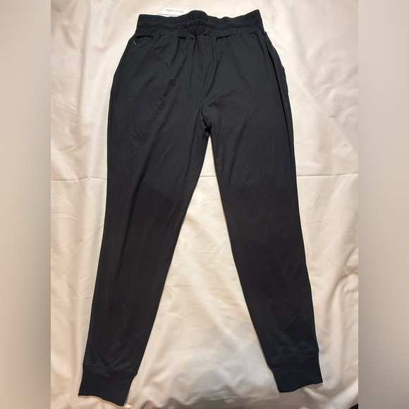 Travis Mathew Women’s Bondi Bliss Black Jogger Pants. - Picture 2 of 3